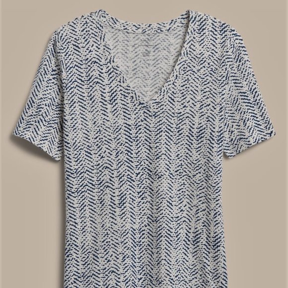 Banana Republic Malibu T-Shirt - Picture 2 of 11